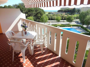 Great flat with shared pool and lovely balcony